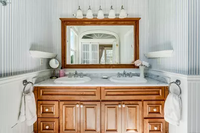 27 Church Street, Groton, CT 06340 - Photo 26