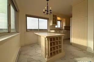 1611 Washington Blvd, Stamford, CT 06901 - Photo 2