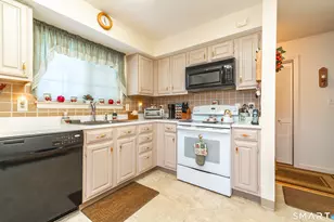 14 Forest Glen Rd, Middletown, CT 06419 - Photo 6