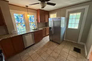 5 Vine St, Milford, CT 06460 - Photo 4