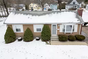 18 Edwards St, Stonington, CT 06379 - Photo 2