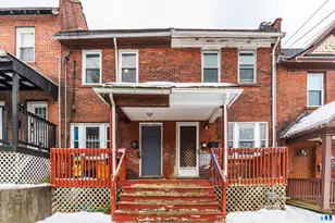 252 Wood St, Waterbury, CT 06704 - Photo 2