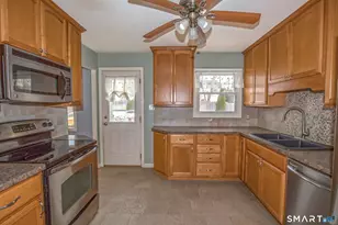 80 Brewster Rd, Enfield, CT 06082 - Photo 12
