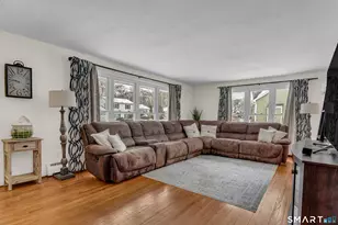 21 Oakridge Dr, Ledyard, CT 06335 - Photo 4