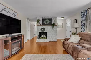 21 Oakridge Dr, Ledyard, CT 06335 - Photo 2