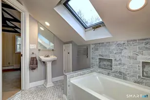 1124 Johnson Rd, Woodbridge, CT 06525 - Photo 32