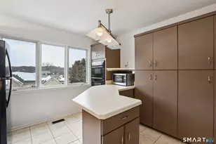 12 Blvd Dr, Danbury, CT 06810 - Photo 8