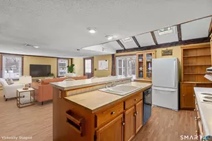 392 Boston Neck Rd, Suffield, CT 06078 - Photo 8