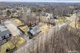 392 Boston Neck Rd, Suffield, CT 06078 - Photo 4