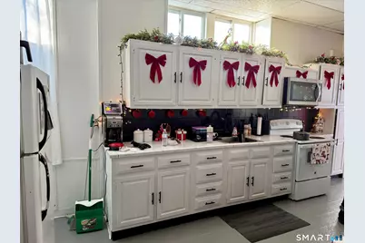 20 Wardwell Street, Stamford, CT 06902 - Photo 12