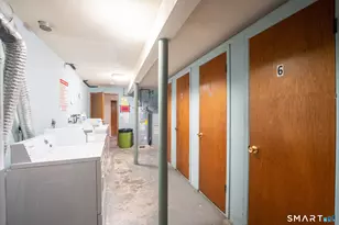 24 Home Ct, Stamford, CT 06902 - Photo 14