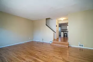 19 Hampton Park, Branford, CT 06405 - Photo 2
