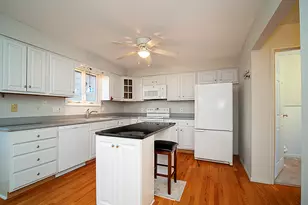 19 Hampton Park, Branford, CT 06405 - Photo 10