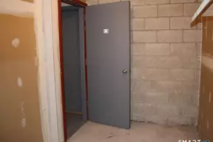 8 Oakwood Ave, Norwalk, CT 06850 - Photo 12