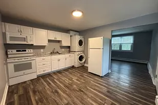 142 Meridian St, Groton, CT 06340 - Photo 2