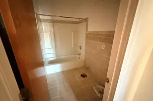 16 Townley St, Hartford, CT 06105 - Photo 10