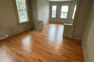 31 Eastwood Ave, Waterbury, CT 06705 - Photo 6