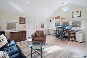 135 Comstock Hill Rd, New Canaan, CT 06840 - Photo 30