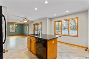 72 Congress Ave, Shelton, CT 06484 - Photo 8