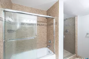 25 Stanley St, West Hartford, CT 06107 - Photo 16