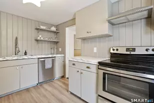 671 Fairview Ave, Bridgeport, CT 06606 - Photo 10