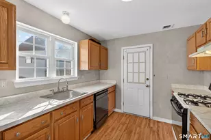 2390 State St, Hamden, CT 06517 - Photo 8