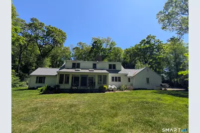 117 Crest Road, Middlebury, CT 06762 - Photo 2