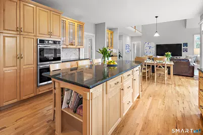 381 Chestnut Hill Road, Norwalk, CT 06851 - Photo 18