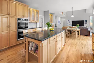 381 Chestnut Hill Rd, Norwalk, CT 06851 - Photo 18