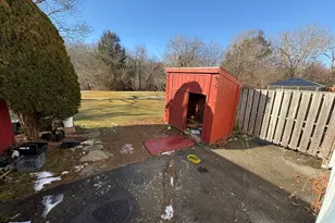 13 Lakeside Dr, Ledyard, CT 06339 - Photo 2