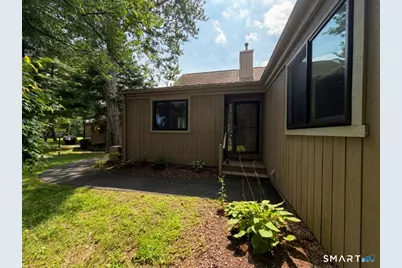 446 Hammerstone Lane #B, Stratford, CT 06614 - Photo 2