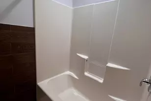 285 Waterview Ave, Bridgeport, CT 06608 - Photo 10