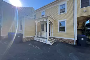 131 Montowese St, Branford, CT 06405 - Photo 2