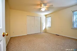 228 Castlewood Dr, Bloomfield, CT 06002 - Photo 30