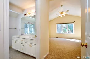 228 Castlewood Dr, Bloomfield, CT 06002 - Photo 22