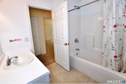 228 Castlewood Drive #228, Bloomfield, CT 06002 - Photo 18