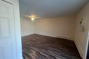 195 Burgundy Hill Ln, Middletown, CT 06457 - Photo 4