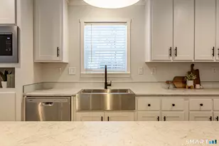 67 Middle Rd, Enfield, CT 06082 - Photo 12