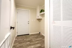 67 Middle Rd, Enfield, CT 06082 - Photo 14