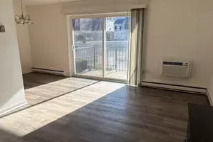 12 Tuttle St, Stamford, CT 06902 - Photo 4