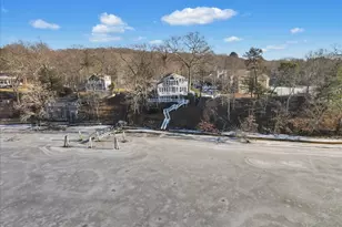 7 Point Comfort, Waterford, CT 06385 - Photo 1