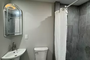 130 Roydon Rd, New Haven, CT 06511 - Photo 14