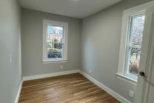 130 Roydon Rd, New Haven, CT 06511 - Photo 4