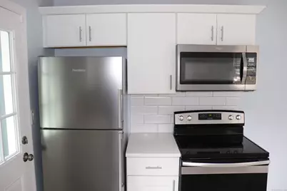 158 Louisiana Avenue, Bridgeport, CT 06610 - Photo 4