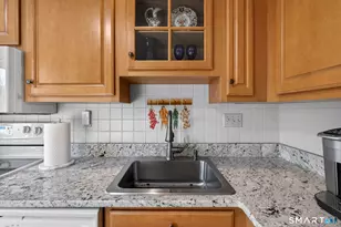 6 Lakeview Dr, Branford, CT 06405 - Photo 6