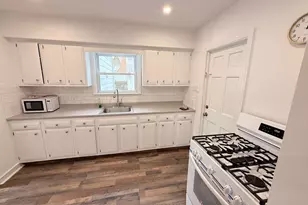 160 Oakland Pl, Stratford, CT 06615 - Photo 4