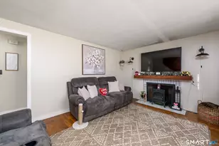 1035 N Worthy St, Windsor, CT 06095 - Photo 4