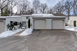 128 Farmington Chase Crescent, Farmington, CT 06032 - Photo 2