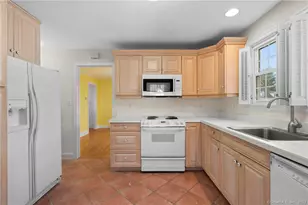 87 Sylvan Rd, New Britain, CT 06053 - Photo 8