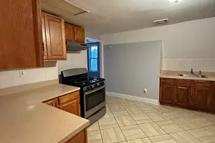 21 N Walnut St, Waterbury, CT 06704 - Photo 6